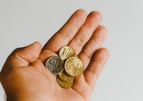 Homem é detido após ameaçar e xingar cobradora por não ter troco, em Manaus