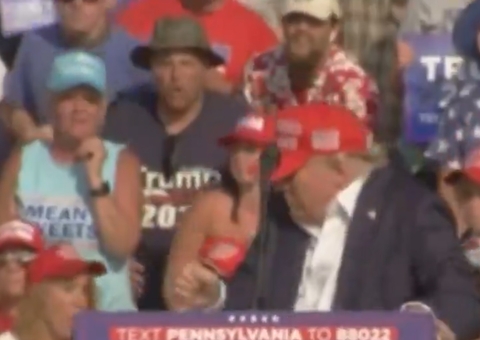 Veja o momento em que Donald Trump é alvo de tiros durante comício; vídeo