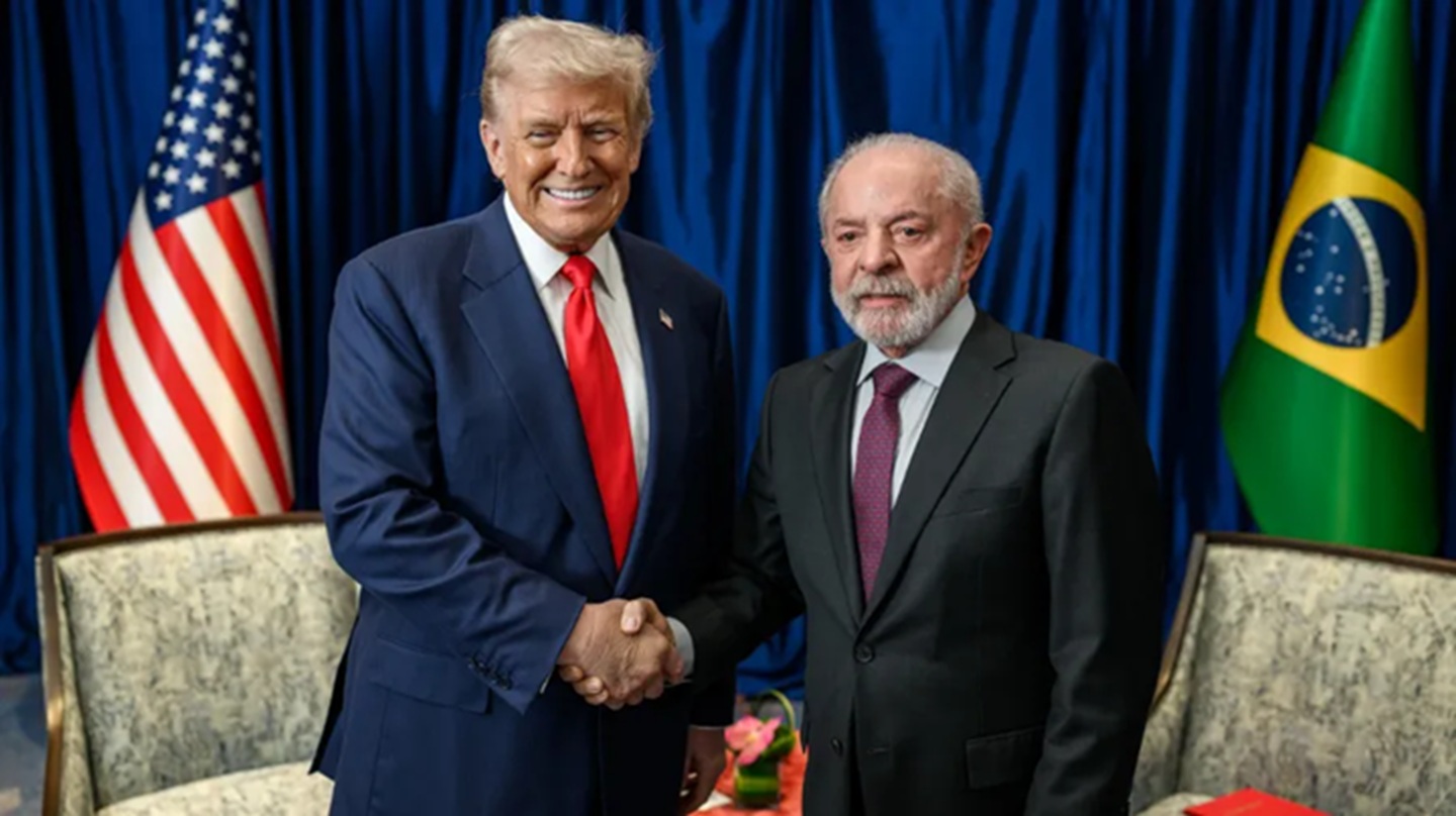 'Grande honra estar com presidente do Brasil', publica Trump após encontro