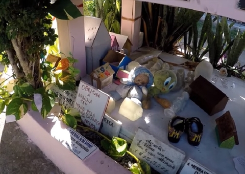  Túmulo de 'menina sem nome' é o mais visitado de Recife