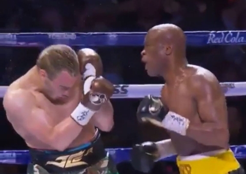 Anderson Silva reestreia no boxe com vitória sobre filho de lenda da modalidade