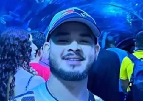 Marinheiro morre e jovem fica ferida em acidente de moto na Ponta Negra