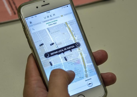 Justiça multa Uber em R$ 1 bilhão e obriga plataforma a registrar motoristas