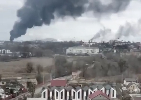 Rússia e Ucrânia concordam em criar corredores humanitários para retirar população 