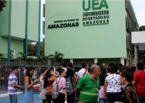 Candidatos realizam 1° dia de prova do Vestibular da UEA nesta segunda-feira