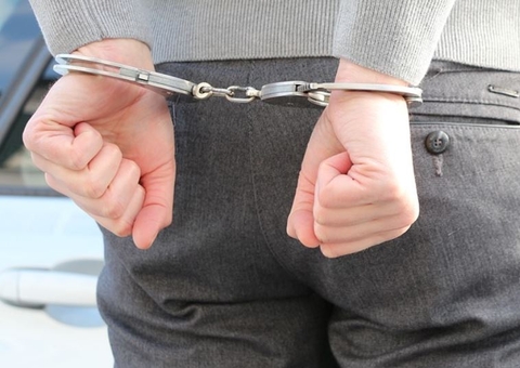 Após atirar na polícia, 'Homem-Aranha' cai de telhado e acaba preso em Manaus