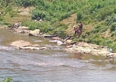 Homem achado em saco plástico dentro de igarapé em Manaus é identificado 