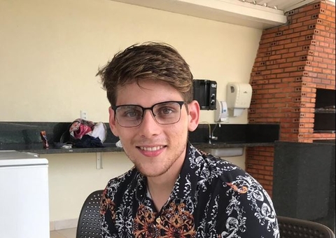 Peritos vão procurar vestígio de sangue em lancha onde ex-cantor do Água Cristalina desapareceu