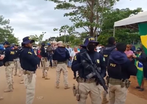 Bolsonaristas desafiam ministro e seguem com bloqueios em estradas no Amazonas