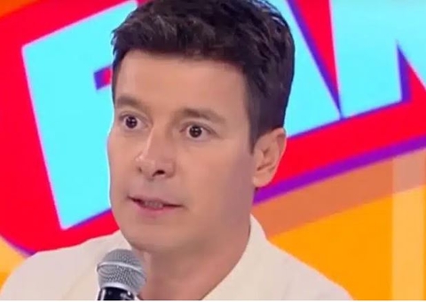 Telespectadora pede ao vivo que Rodrigo Faro seja demitido e surpreende bispo na Record