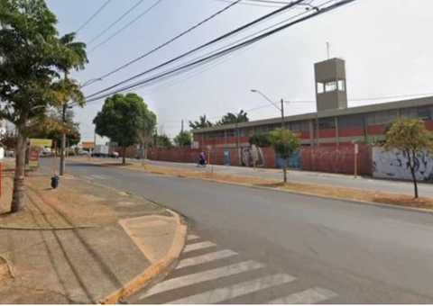 Criminoso desiste de assalto após vítima começar a rezar