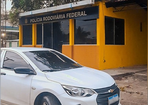 Dupla é presa em flagrante com carro roubado na BR-319