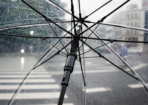 Chuvas e ventanias devem atingir várias cidades no Amazonas neste domingo 