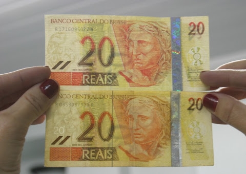 Homem é preso com R$ 7 mil em notas falsas nos Correios