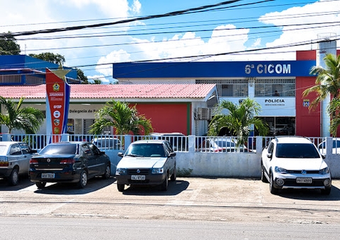 Polícia resgata menino de 2 anos trancado e com fome em casa de Manaus
