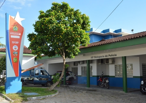 Após denúncia, homem é preso com drogas, arma e balança de precisão em Manaus