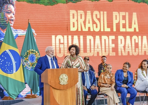 'Pagamento de uma dívida histórica', diz Lula ao assinar medidas pela igualdade racial