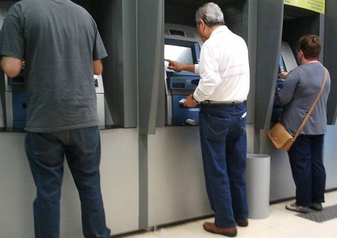 Dupla é presa suspeita de tentar aplicar golpe em idosos em Manaus