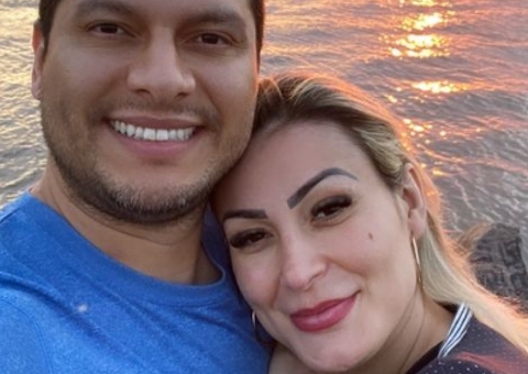 Andressa Urach e marido posam em passeio romântico após reconciliação