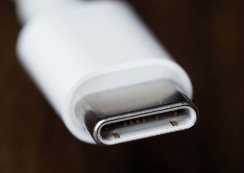 Projeto de lei padroniza carregadores de celular no Brasil 