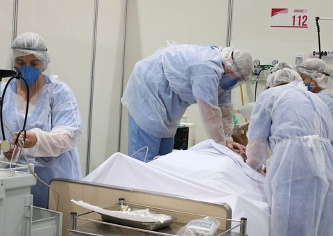 Pesquisa alerta que reinfecção por covid aumenta riscos de quadro grave 