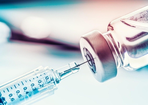 Fiocruz entrega primeiro lote de vacinas 100% nacional