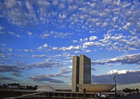 Bolsonaro sanciona com vetos projeto que altera LDO