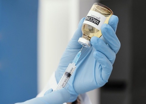 Covid-19: Brasil recebe lote com 1 milhão de doses da Pfizer