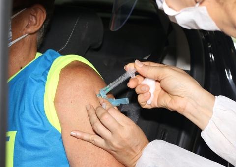 Imunidade pós-vacina pode demorar semanas, dizem especialistas