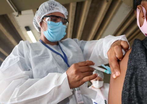 Baixa adesão à vacinação preocupa médicos do Amazonas