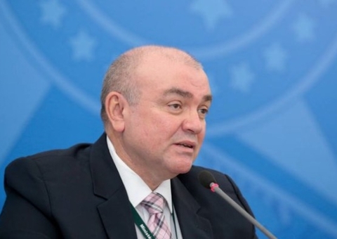 Filho de secretário do ministério terá que pagar R$ 15 mil por furar fila da vacina