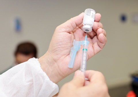 Rodoviários e caminhoneiros se vacinam hoje contra covid em Manaus