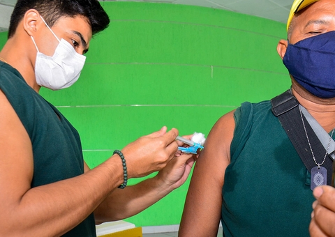 Vacinação contra a covid-19 em Manaus será retomada no dia 3 de janeiro