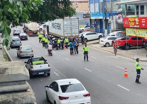Mais de 5 mil veículos pesados foram autuados em novembro em Manaus