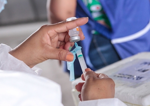 Manaus inicia vacinação de 55 a 59 anos em nova faixa de comorbidades