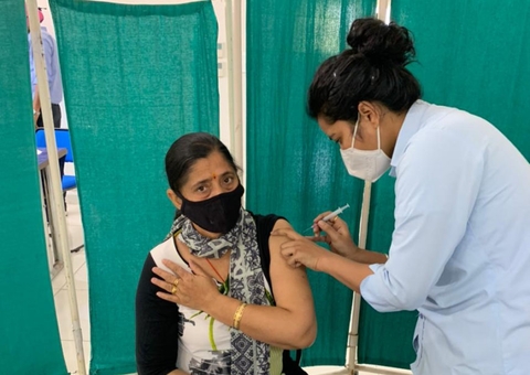 Índia tem recorde de mortes e mais de 300 mil casos de Covid em 24 horas