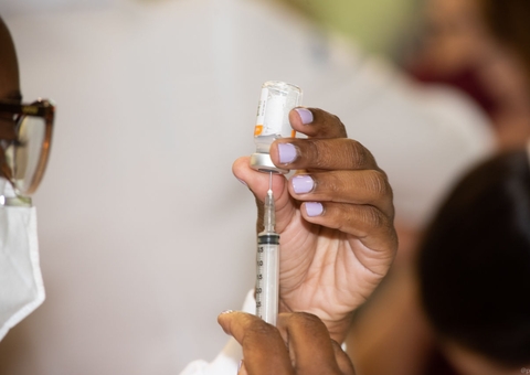 Vacinação de professores contra covid-19 começa na segunda no Amazonas