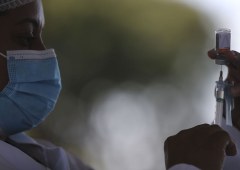 Brasil registra 10.055 novos casos de covid em 24 horas 