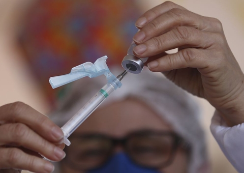 Brasil receberá 35 milhões de doses a mais de vacina neste mês