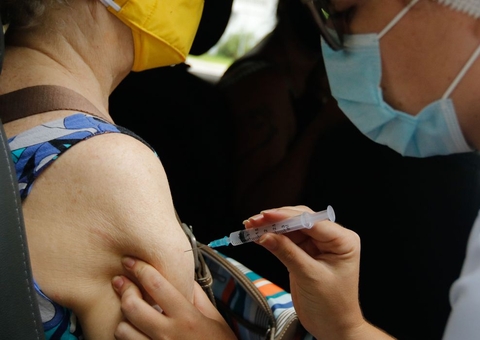 Brasil registra 16,4 milhões de casos e 459 mil mortes por covid-19