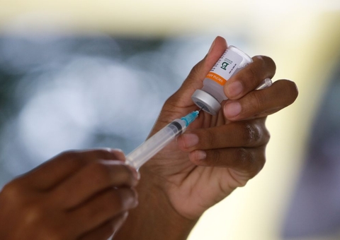 Vacina bivalente contra a covid-19 começa a ser aplicada amanhã