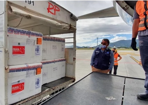 Vacinação contra covid é suspensa por falta de doses em Florianópolis 