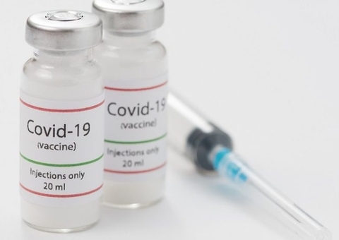 Fiocruz fecha compra de 2 milhões de doses da vacina de Oxford