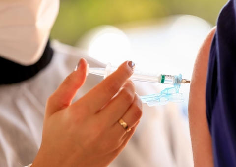 Ministério da Saúde afirma que 75% dos adultos já tomaram 1ª dose da vacina contra Covid-19