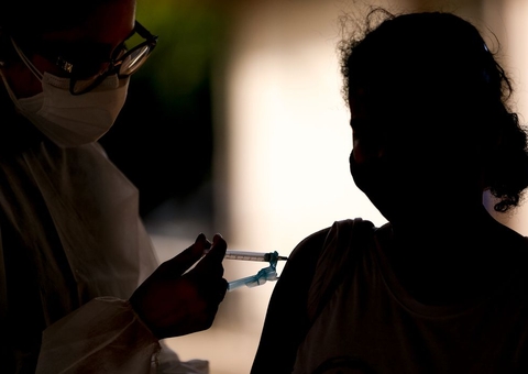 Brasil registra 333 mortes e 11 mil casos de Covid nas últimas 24h