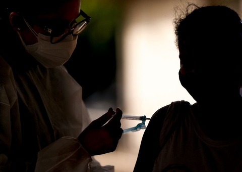 Estudo analisa necessidade de dose de reforço na faixa de 18 a 59 anos