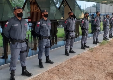 DPU pede na Justiça suspensão da vacinação de policiais e bombeiros no AM