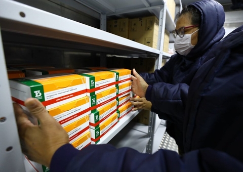 Butantan vai receber na 5ª insumos para 14 milhões de doses da CoronaVac