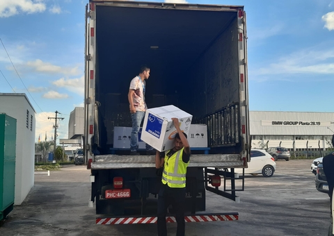 Amazonas recebe mais de 105 mil doses de vacina contra Covid-19 nesta quinta