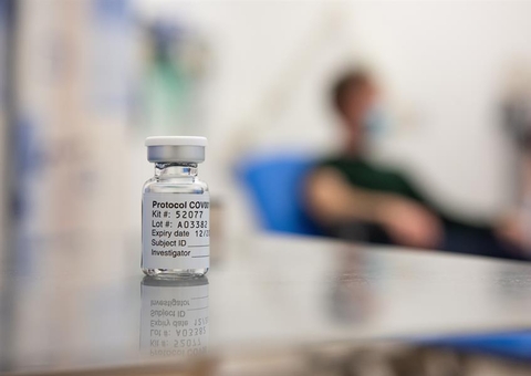 Tenho varizes, corro risco de trombose ao me vacinar contra Covid-19? Especialista responde